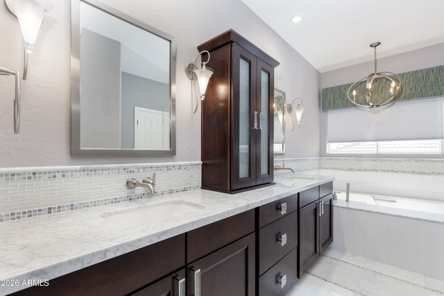7647 E LOS GATOS Drive, Scottsdale, AZ 85255
