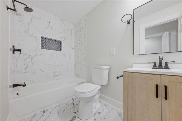 3249 Lockridge Avenue, Kansas City, MO 64128