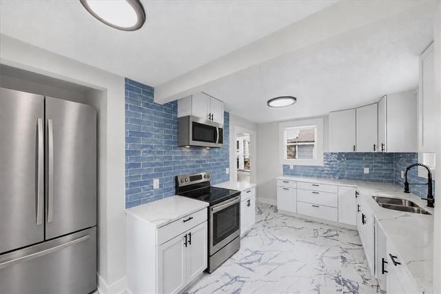 3249 Lockridge Avenue, Kansas City, MO 64128