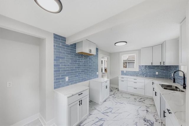 3249 Lockridge Avenue, Kansas City, MO 64128
