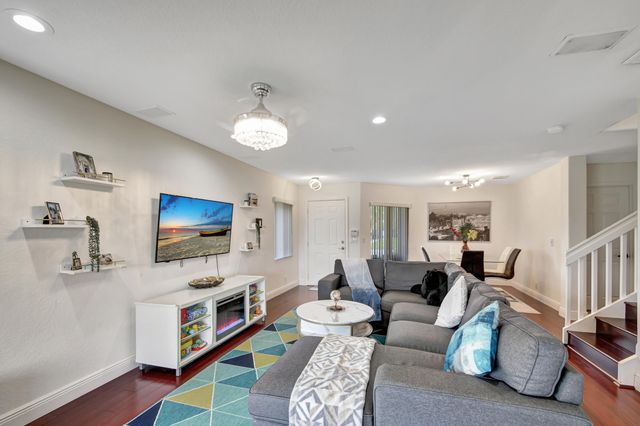 6194 Reynolds Street, West Palm Beach, FL 33411