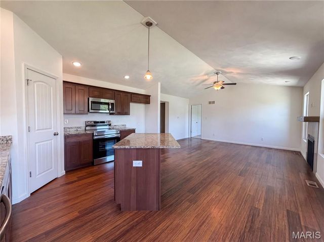 7932 Laurel Flats Drive, Caseyville, IL 62232