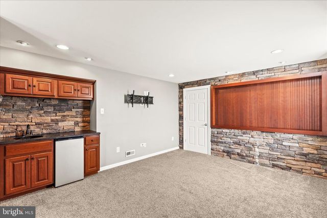 17323 RUSSETT FARM DR, Shrewsbury, PA 17361