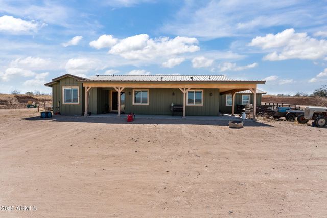 1755 W Grantham Ranch Road, Wickenburg, AZ 85390