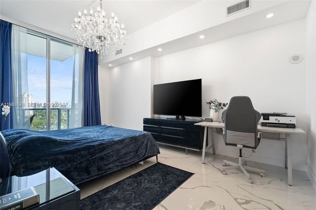 3029 NE 188th St 1021, Aventura, FL 33180