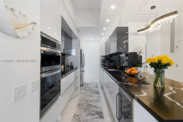 3029 NE 188th St 1021, Aventura, FL 33180