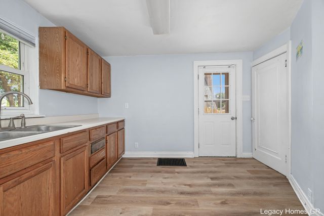 224-226 Maple Street, Parchment City, MI 49004