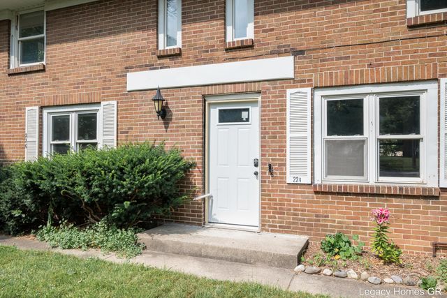 224-226 Maple Street, Parchment City, MI 49004