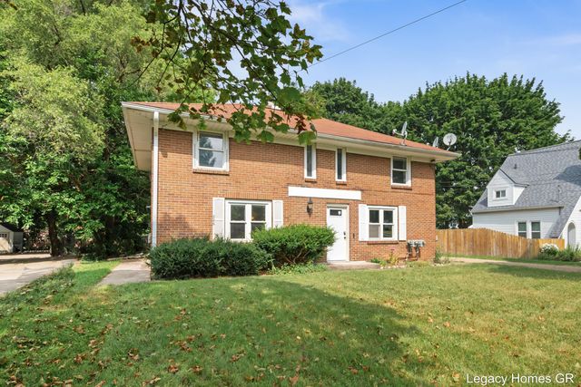 224-226 Maple Street, Parchment City, MI 49004