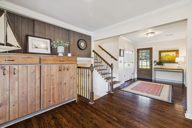 192 Cherokee Rd, Hendersonville, TN 37075