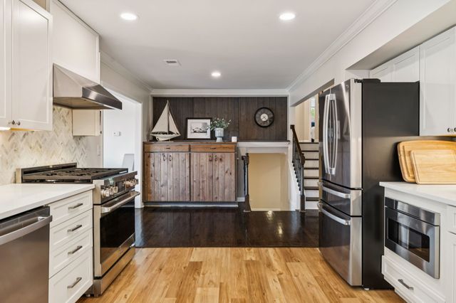 192 Cherokee Rd, Hendersonville, TN 37075