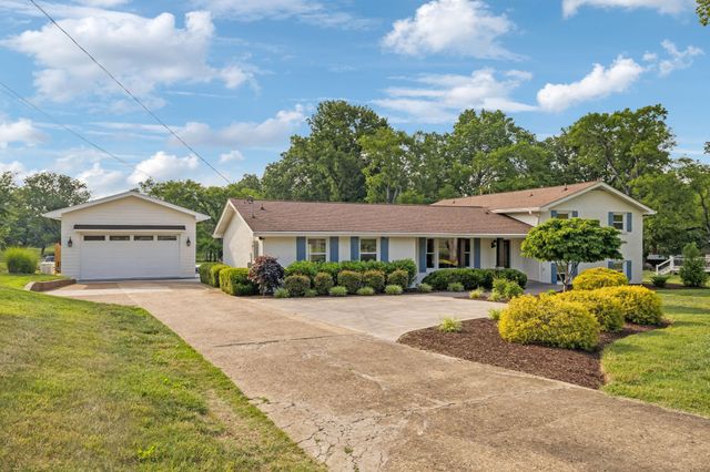 192 Cherokee Rd, Hendersonville, TN 37075