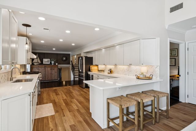 192 Cherokee Rd, Hendersonville, TN 37075