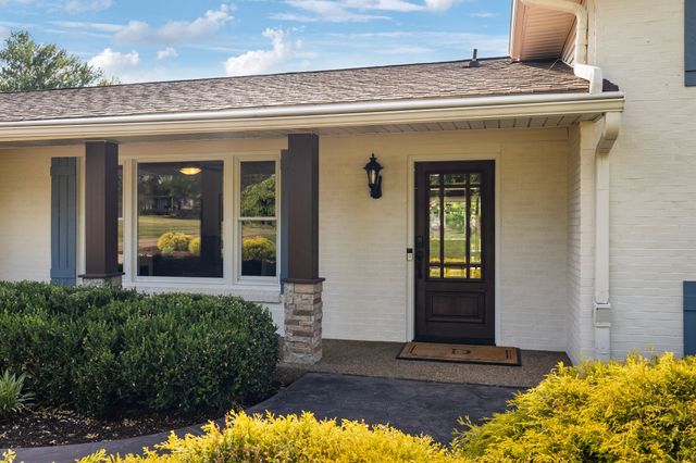 192 Cherokee Rd, Hendersonville, TN 37075