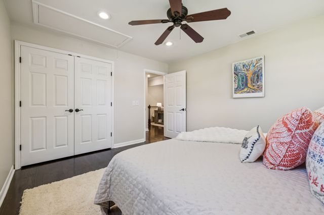 192 Cherokee Rd, Hendersonville, TN 37075