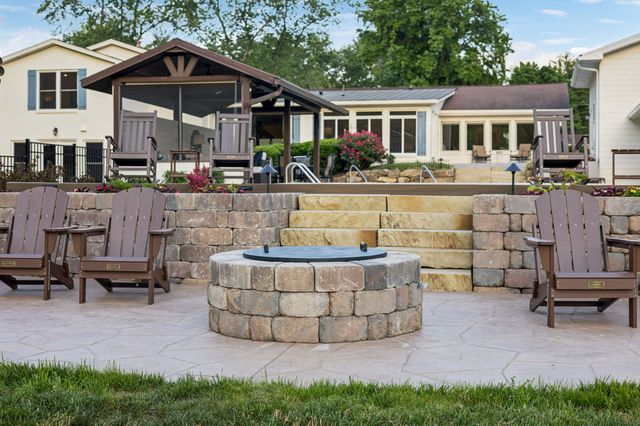 192 Cherokee Rd, Hendersonville, TN 37075