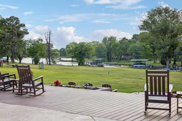 192 Cherokee Rd, Hendersonville, TN 37075