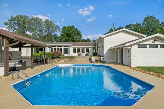 192 Cherokee Rd, Hendersonville, TN 37075