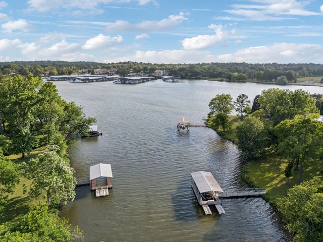192 Cherokee Rd, Hendersonville, TN 37075
