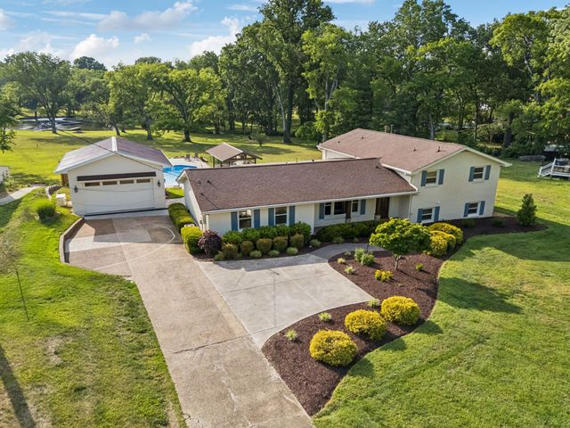 192 Cherokee Rd, Hendersonville, TN 37075