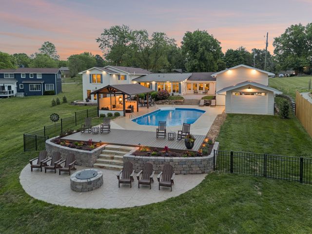 192 Cherokee Rd, Hendersonville, TN 37075