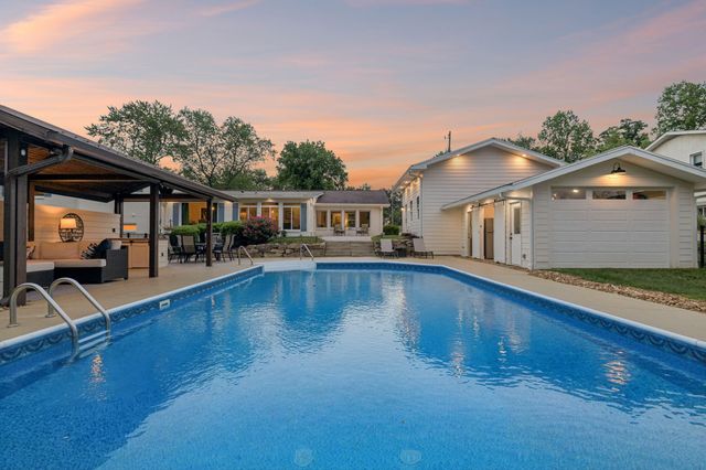 192 Cherokee Rd, Hendersonville, TN 37075