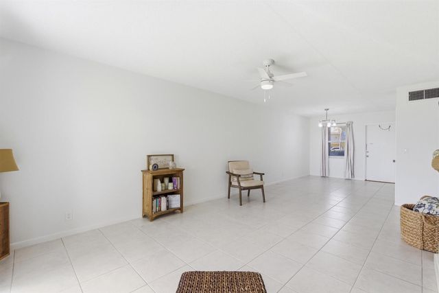 311 E Ocean Avenue 104, Lantana, FL 33462