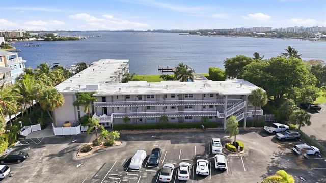 311 E Ocean Avenue 104, Lantana, FL 33462