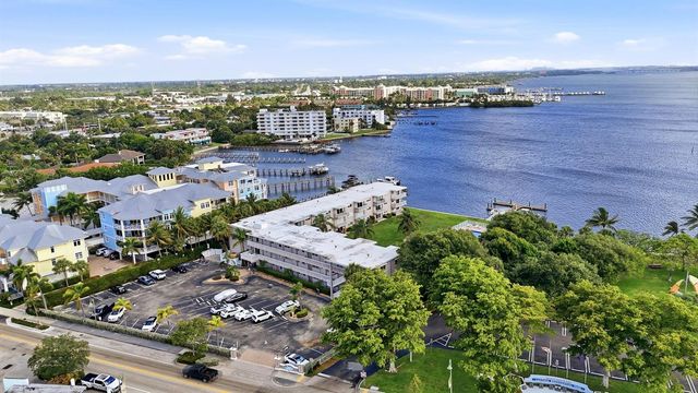 311 E Ocean Avenue 104, Lantana, FL 33462