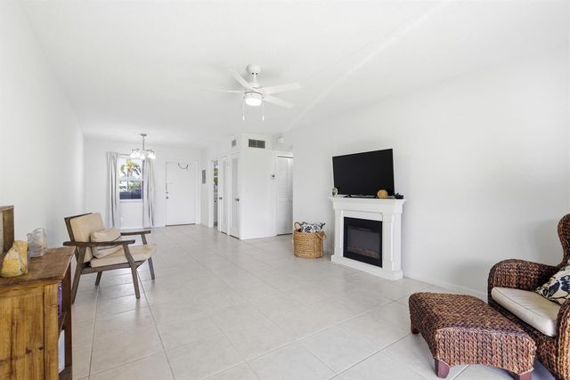 311 E Ocean Avenue 104, Lantana, FL 33462