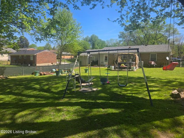 130 Bivins Ct, Radcliff, KY 40160