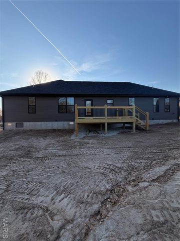 2230 Cherry Blossom Circle, Lebanon, MO 65536