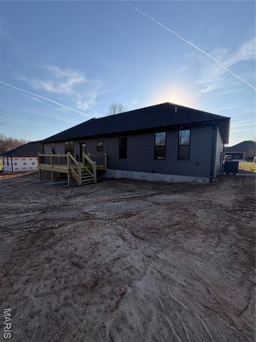 2230 Cherry Blossom Circle, Lebanon, MO 65536