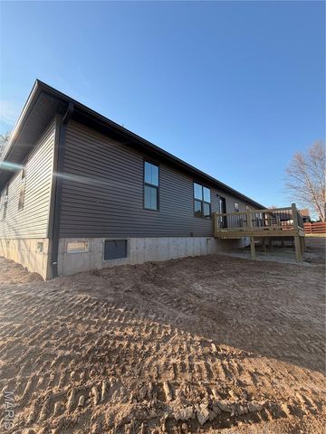 2230 Cherry Blossom Circle, Lebanon, MO 65536