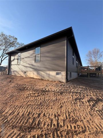 2230 Cherry Blossom Circle, Lebanon, MO 65536