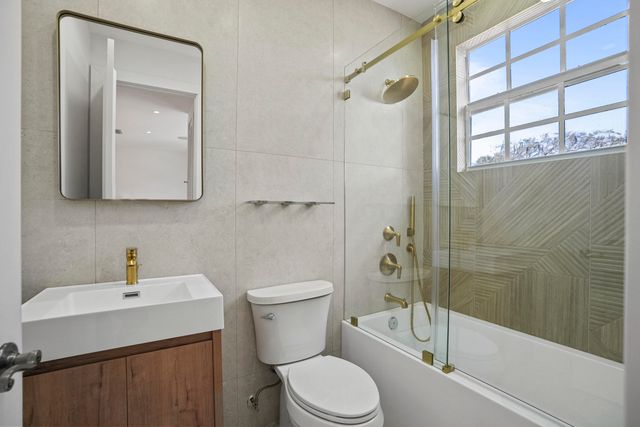 3201 E Stonebrook Circle, Davie, FL 33330