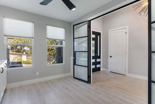 105 Golden Eagle, Horseshoe Bay, TX 78657