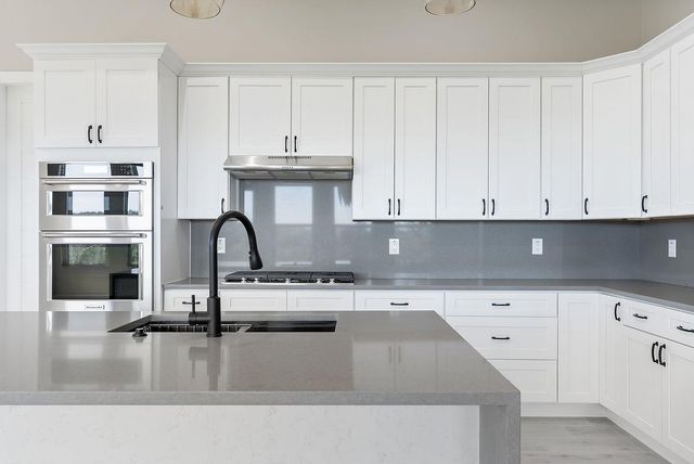 105 Golden Eagle, Horseshoe Bay, TX 78657