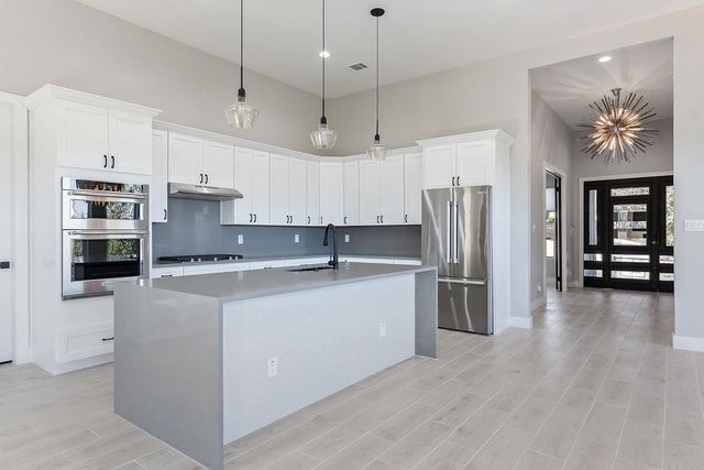 105 Golden Eagle, Horseshoe Bay, TX 78657