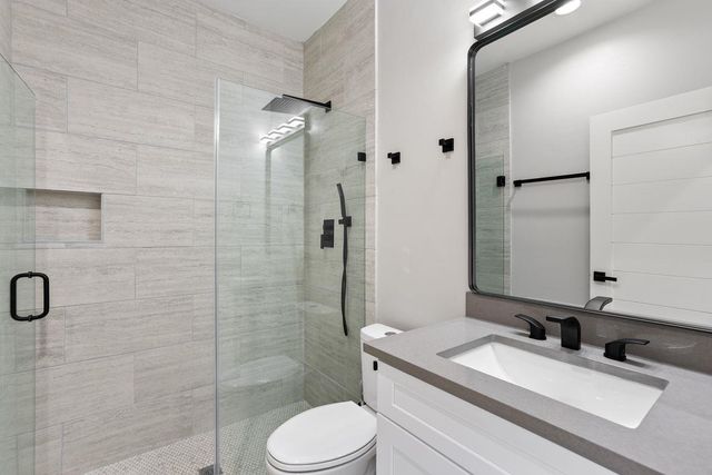 105 Golden Eagle, Horseshoe Bay, TX 78657