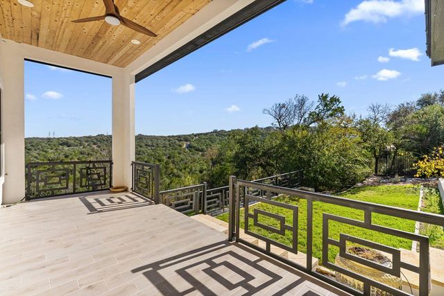 105 Golden Eagle, Horseshoe Bay, TX 78657