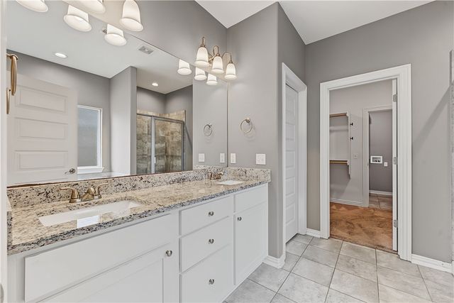 1902 W Broadway Place, Rogers, AR 72758