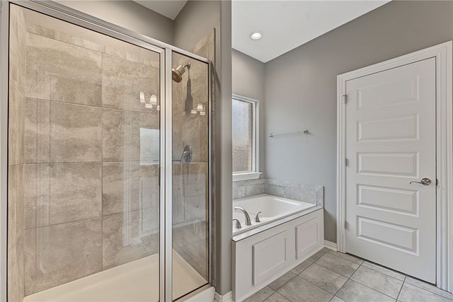 1902 W Broadway Place, Rogers, AR 72758