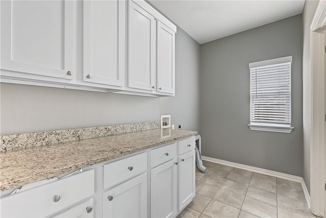 1902 W Broadway Place, Rogers, AR 72758