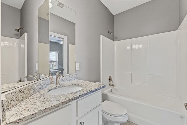 1902 W Broadway Place, Rogers, AR 72758