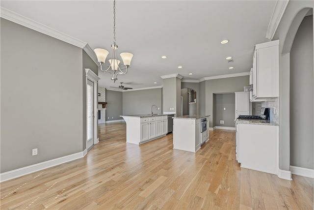 1902 W Broadway Place, Rogers, AR 72758