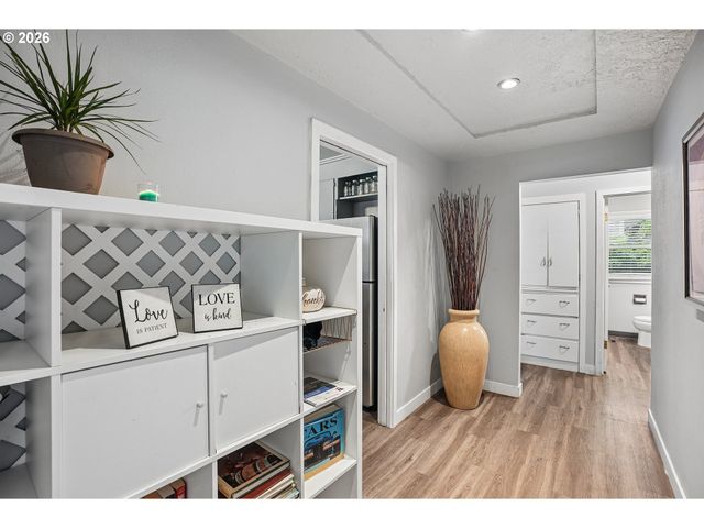 14707 Se BUSH St, Portland, OR 97236