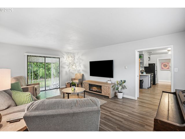 14707 Se BUSH St, Portland, OR 97236