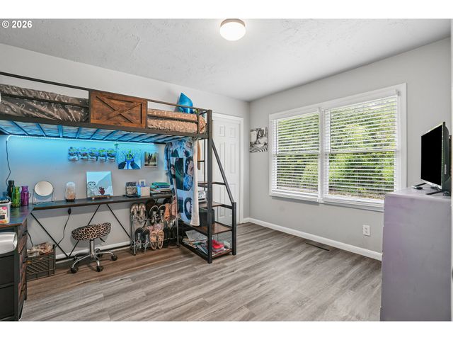 14707 Se BUSH St, Portland, OR 97236