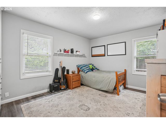14707 Se BUSH St, Portland, OR 97236
